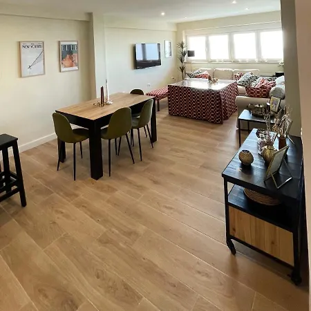 Apartment Luxury And Newly Refurbished 3 Bedroom Next To The Slopes Including Indoor Parking