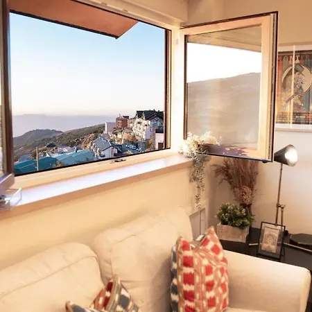 Apartment Luxury And Newly Refurbished 3 Bedroom Next To The Slopes Including Indoor Parking *