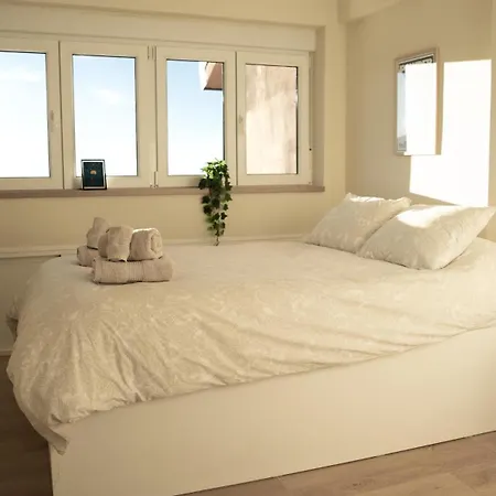 Luxury And Newly Refurbished 3 Bedroom Next To The Slopes Including Indoor Parking Apartment