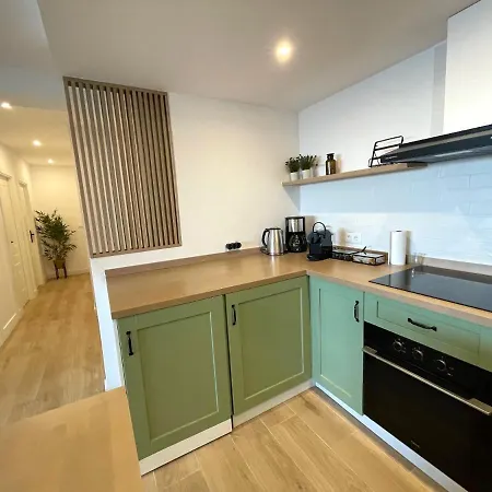 Luxury And Newly Refurbished 3 Bedroom Next To The Slopes Including Indoor Parking Apartamento *