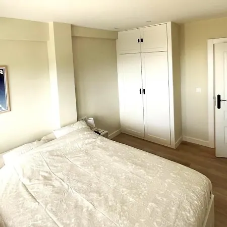 Luxury And Newly Refurbished 3 Bedroom Next To The Slopes Including Indoor Parking Apartment