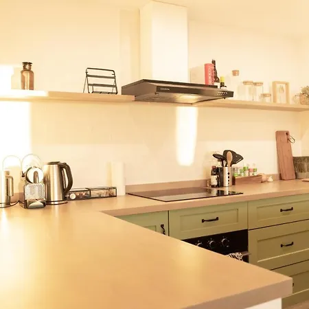 Apartment Luxury And Newly Refurbished 3 Bedroom Next To The Slopes Including Indoor Parking *