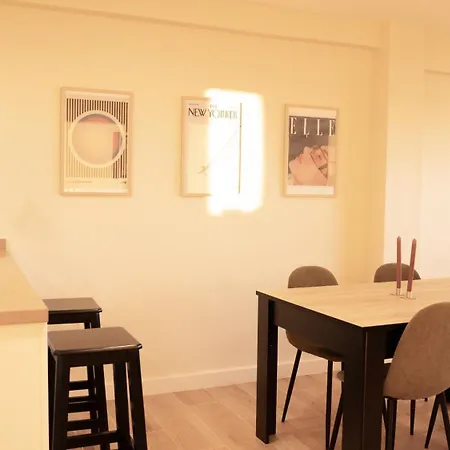 Apartment Luxury And Newly Refurbished 3 Bedroom Next To The Slopes Including Indoor Parking