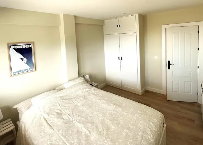 Luxury And Newly Refurbished 3 Bedroom Next To The Slopes Including Indoor Parking 公寓